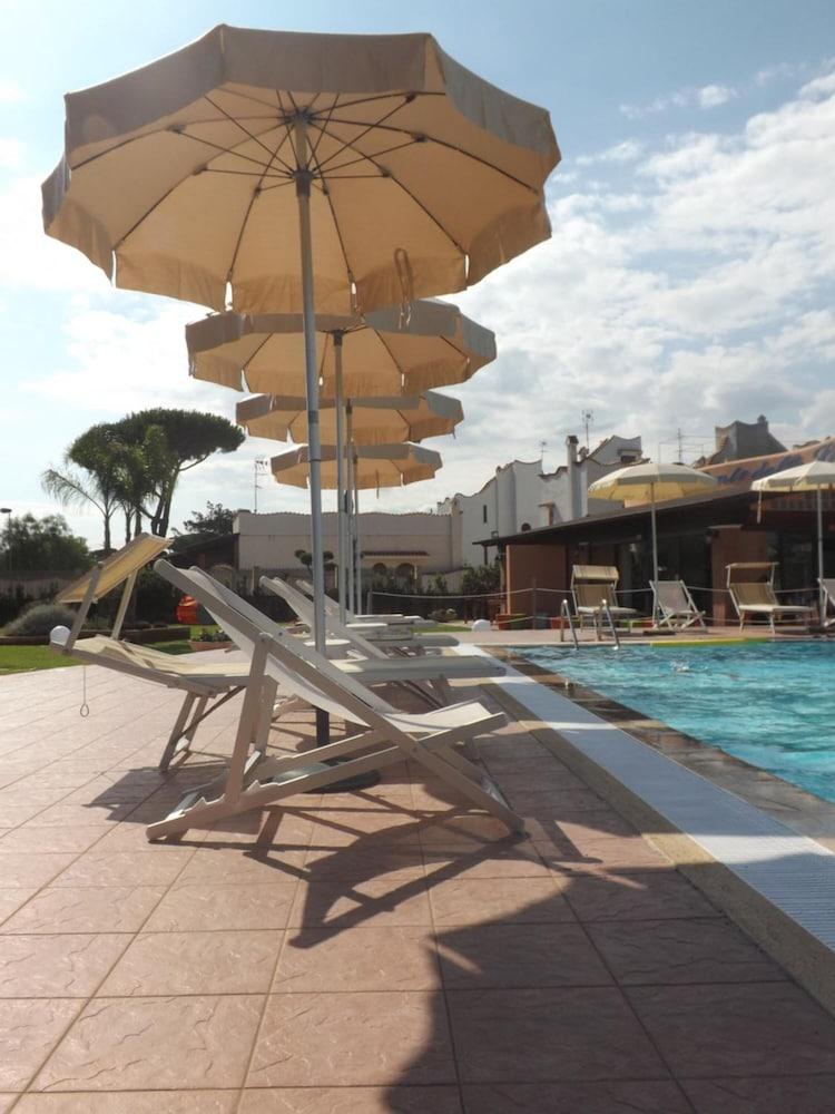 Hotel Ristorante Al Canto Delle Sirene Terracine Extérieur photo